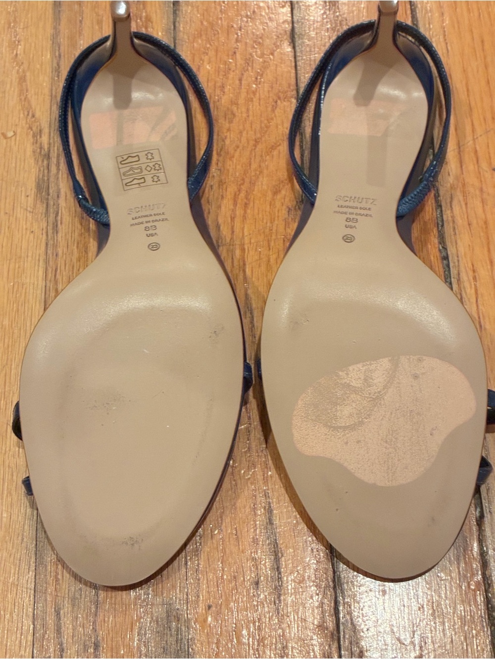๐ก๐ช๐ข๐ง: SCHUTZ ๐
REVOLVE - Picture 11 of 16